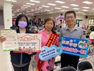 向在場民眾宣導戶政業務