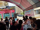 排隊有獎徵答人潮踴躍