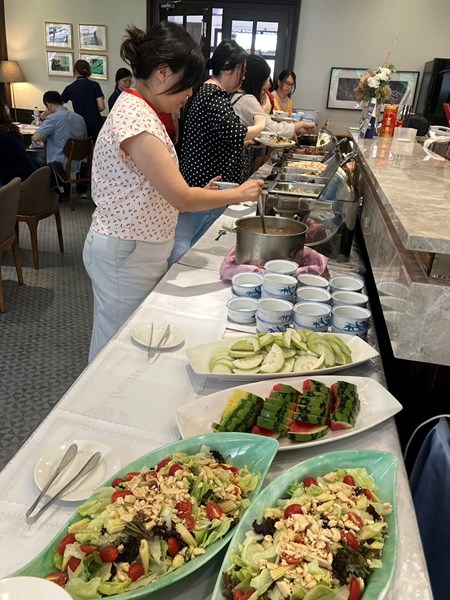 豐盛午餐時刻